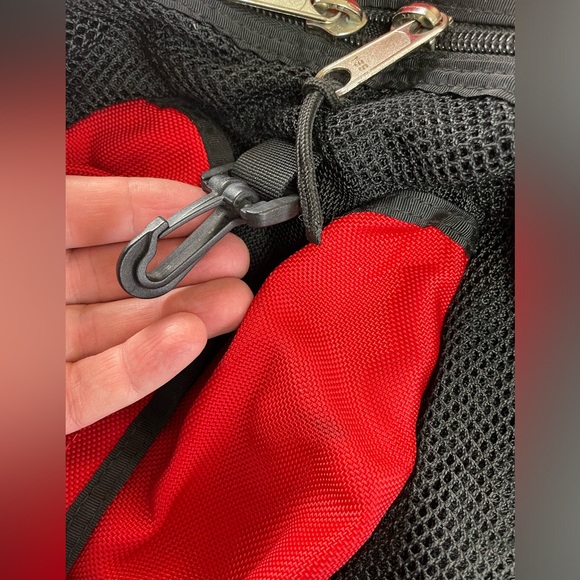 Vintage Oakley Icon Backpack Red Black Bag Nylon •One Side Pocket Zipper Issue• - Picture 10 of 16